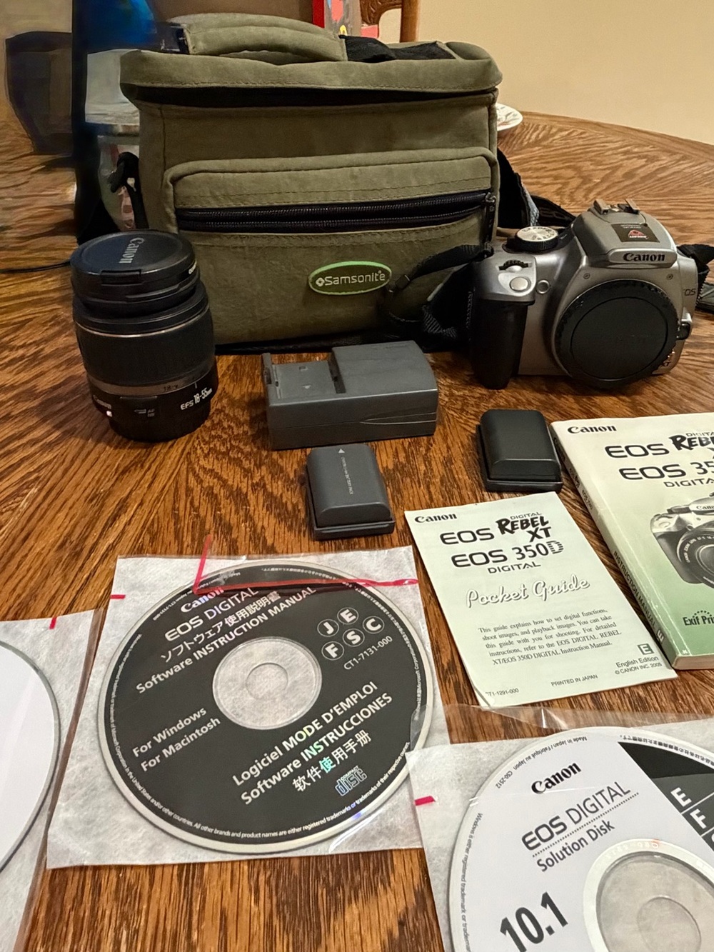 Canon 350D Digital Rebel XT 8mp camera